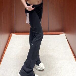 ALO Women's Black Slim Fit Casual Pants